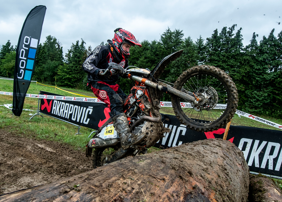 AKRAPOVIČ SUPER TEST FOR 16 FASTEST RIDERS AT THE PROLOGUE