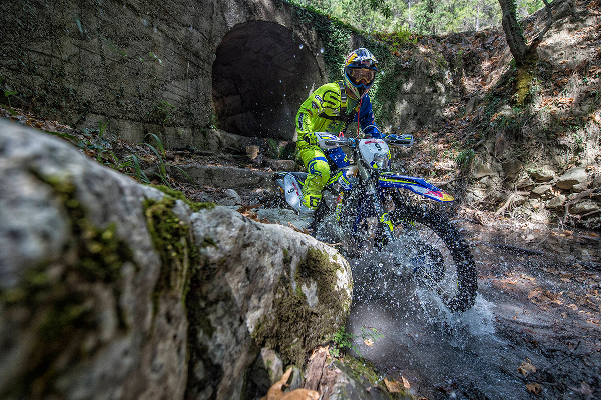 SIGN UP FOR HARD/EXTREME ENDURO CLINICS WITH WADE YOUNG